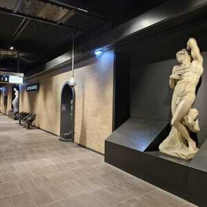 Œuvres de la station Louvre-Rivoli